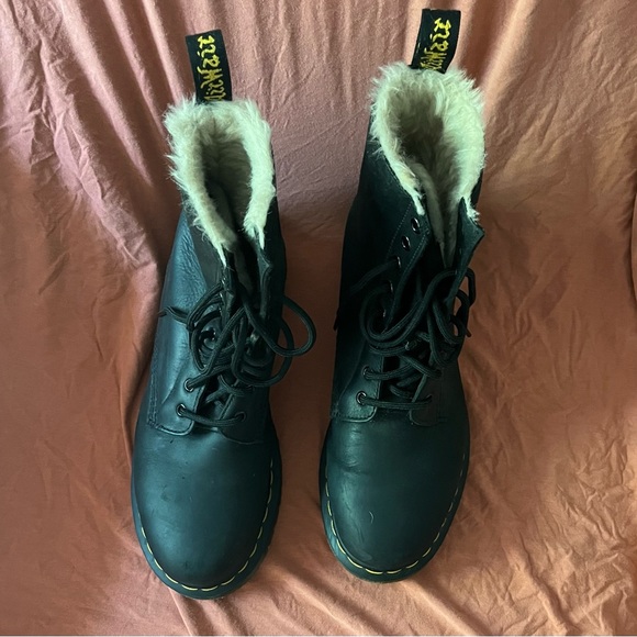 Doc Martens Serena boots size 10 black fauxr lined - Picture 2 of 3